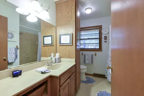 Bath - 1939 S Roanoke Ave, Springfield, MO 65807 photo 1 of 2