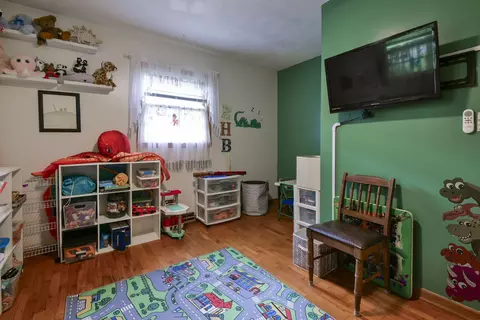 Bedroom - 1939 S Roanoke Ave, Springfield, MO 65807 photo 5 of 8