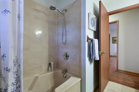 Bath - 1939 S Roanoke Ave, Springfield, MO 65807 photo 2 of 2