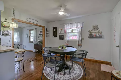 Dining - 1939 S Roanoke Ave, Springfield, MO 65807 photo 2 of 2