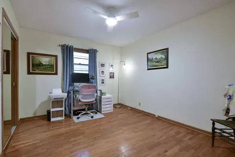 Bedroom - 1939 S Roanoke Ave, Springfield, MO 65807 photo 6 of 8