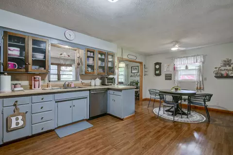 Kitchen - 1939 S Roanoke Ave, Springfield, MO 65807 photo 1 of 3