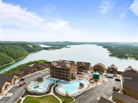 155 Settlers Cv #3, Kimberling City, MO 65686