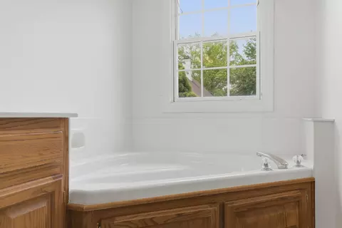 Bath - 3641 S Breech Ave, Springfield, MO 65807 photo 3 of 4