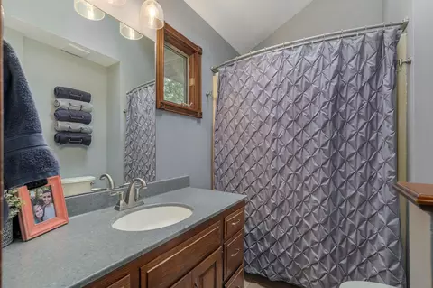Bath - 5935 S Geronimo Dr, Springfield, MO 65810 photo 1 of 3