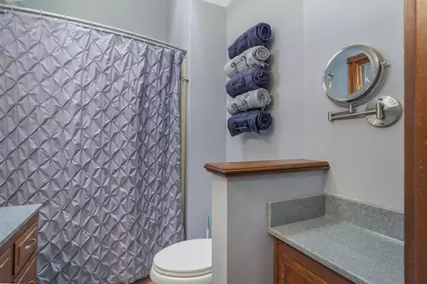 Bath - 5935 S Geronimo Dr, Springfield, MO 65810 photo 2 of 3