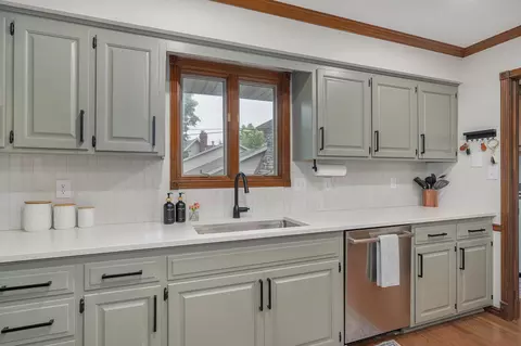 Kitchen - 5935 S Geronimo Dr, Springfield, MO 65810 photo 3 of 3