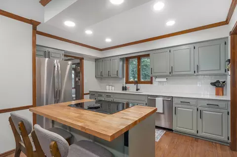 Kitchen - 5935 S Geronimo Dr, Springfield, MO 65810 photo 2 of 3