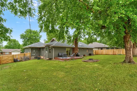 Exterior - 5935 S Geronimo Dr, Springfield, MO 65810 photo 10 of 11