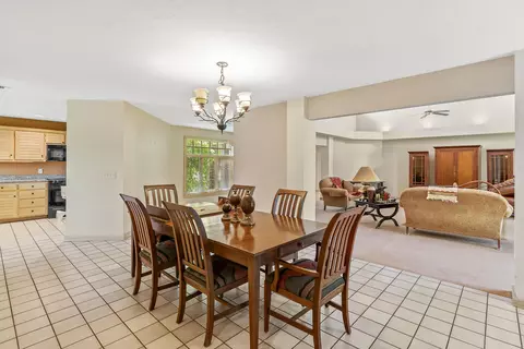 Dining - 3733 E Cromwell Ln, Springfield, MO 65802 photo 4 of 4