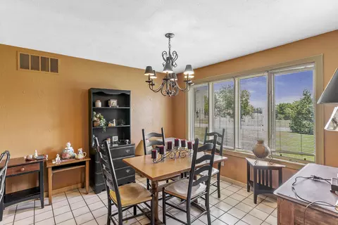 Dining - 3733 E Cromwell Ln, Springfield, MO 65802 photo 2 of 4