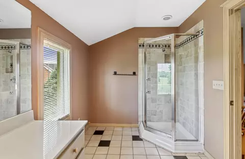 Bath - 3733 E Cromwell Ln, Springfield, MO 65802 photo 5 of 5