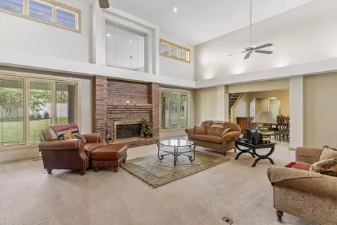 Living - 3733 E Cromwell Ln, Springfield, MO 65802 photo 2 of 4