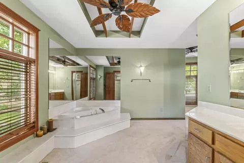 Bath - 3733 E Cromwell Ln, Springfield, MO 65802 photo 1 of 5