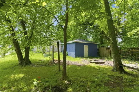 Exterior - 901 N Concord Ave, Springfield, MO 65802 photo 6 of 8