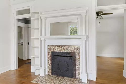 Living - 901 N Concord Ave, Springfield, MO 65802 photo 3 of 4