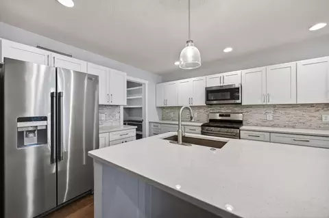 Kitchen - 167 Shewanano Loop, Marshfield, MO 65706 photo 3 of 7