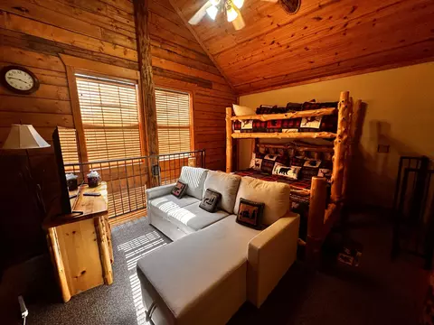 Bedroom - 264 Oak Ridge Rd, Branson, MO 65616 photo 10 of 10