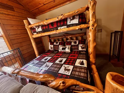 Bedroom - 264 Oak Ridge Rd, Branson, MO 65616 photo 6 of 10