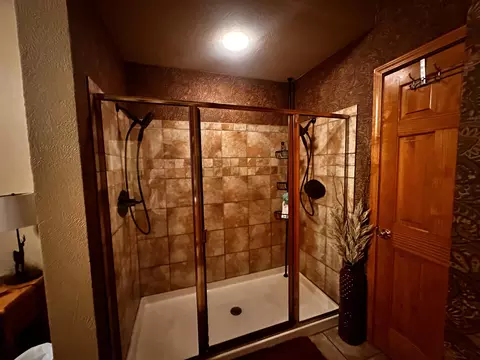 Bath - 264 Oak Ridge Rd, Branson, MO 65616 photo 5 of 6