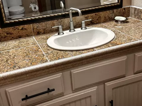 Bath - 264 Oak Ridge Rd, Branson, MO 65616 photo 3 of 6