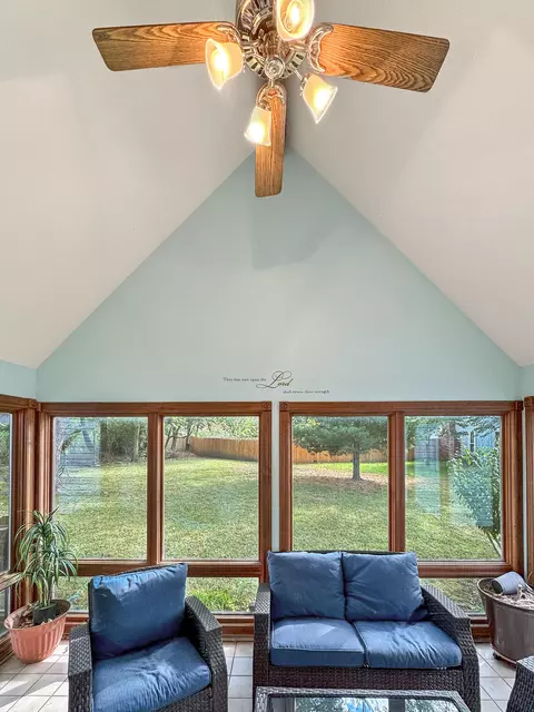 Exterior - 680 E Trakel Pl, Springfield, MO 65810 photo 7 of 15