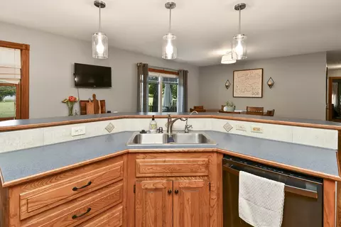 Kitchen - 680 E Trakel Pl, Springfield, MO 65810 photo 10 of 10