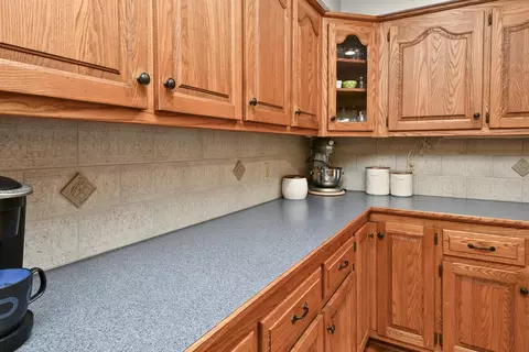 Kitchen - 680 E Trakel Pl, Springfield, MO 65810 photo 9 of 10