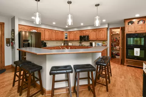 Kitchen - 680 E Trakel Pl, Springfield, MO 65810 photo 1 of 10