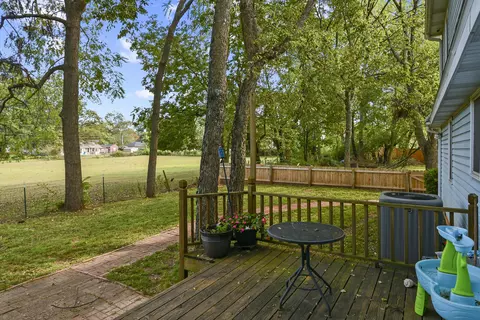 Exterior - 680 E Trakel Pl, Springfield, MO 65810 photo 9 of 15