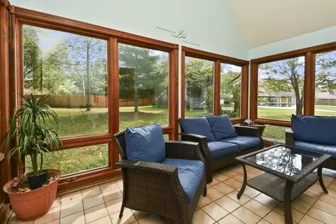 Exterior - 680 E Trakel Pl, Springfield, MO 65810 photo 5 of 15