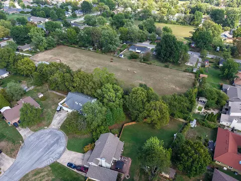 View/Area - 680 E Trakel Pl, Springfield, MO 65810 photo 1 of 2