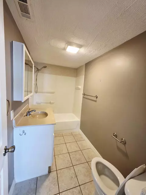 Bath - 703 E Jackson St, Marshfield, MO 65706 photo 1 of 2