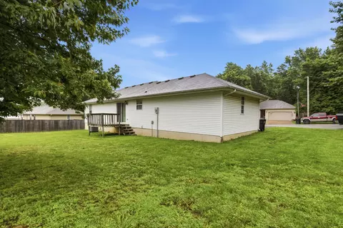 Exterior - 237 Dean St, Sparta, MO 65753 photo 5 of 7