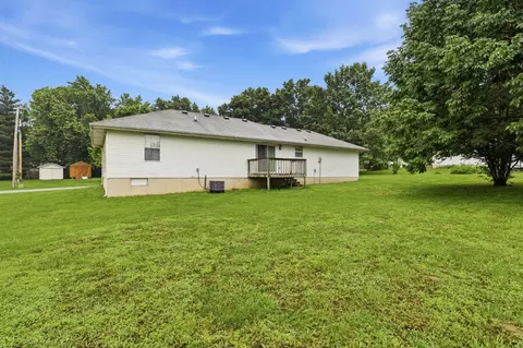 Exterior - 237 Dean St, Sparta, MO 65753 photo 6 of 7