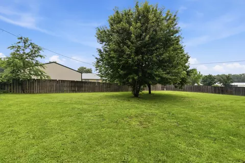 Exterior - 237 Dean St, Sparta, MO 65753 photo 4 of 7