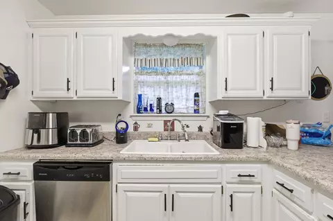 Kitchen - 237 Dean St, Sparta, MO 65753 photo 2 of 3