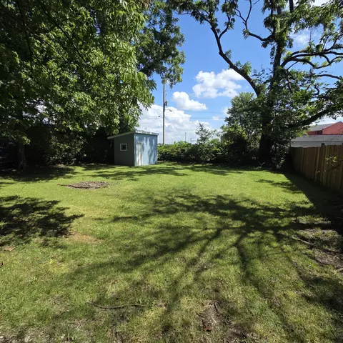 Exterior - 1622 W Chestnut St, Springfield, MO 65802 photo 2 of 4