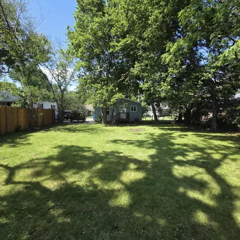 Exterior - 1622 W Chestnut St, Springfield, MO 65802 photo 3 of 4