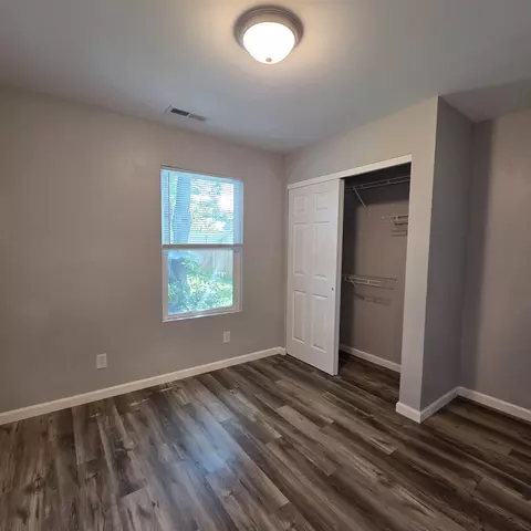 Bedroom - 1622 W Chestnut St, Springfield, MO 65802 photo 3 of 4