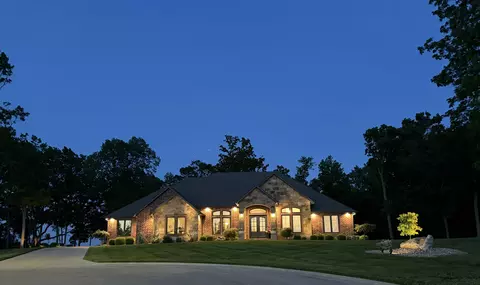 878 E Galway Ct, Nixa, MO 65714