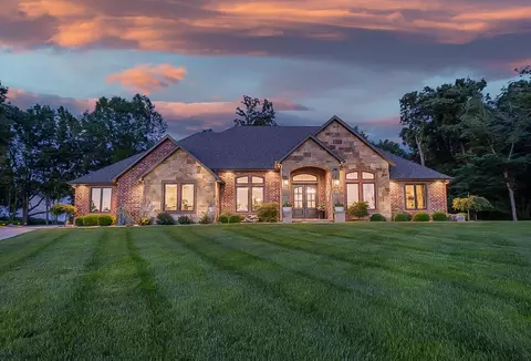 878 E Galway Ct, Nixa, MO 65714