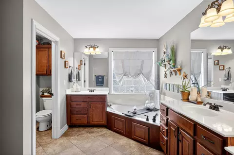 Bath - 1699 E New Madrid, Republic, MO 65738 photo 2 of 3