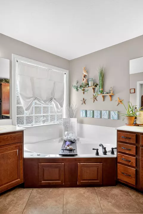 Bath - 1699 E New Madrid, Republic, MO 65738 photo 3 of 3