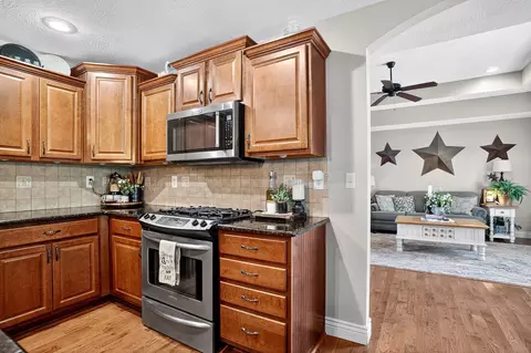 Kitchen - 1699 E New Madrid, Republic, MO 65738 photo 1 of 4