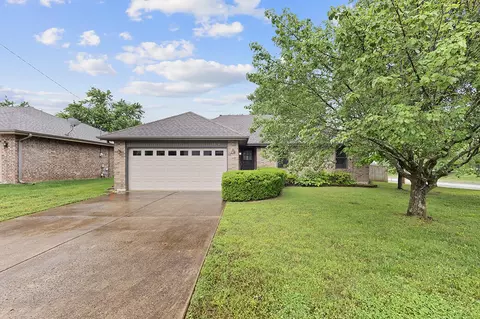 3090 W Village Ter, Springfield, MO 65810