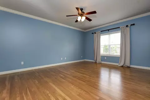 Living - 3871 W Olivia St, Springfield, MO 65810 photo 10 of 10