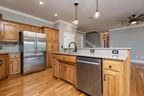 Kitchen - 3871 W Olivia St, Springfield, MO 65810 photo 3 of 4