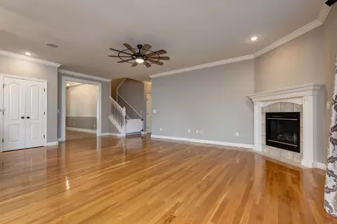 Living - 3871 W Olivia St, Springfield, MO 65810 photo 6 of 10