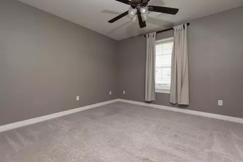 Bedroom - 3871 W Olivia St, Springfield, MO 65810 photo 3 of 6